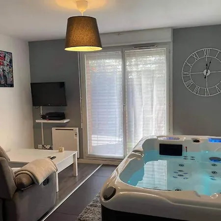 Ferienwohnung Joli T2, Jacuzzi, Lit Rond, Jardin, Parking Prive, Metro Toulouse Exterior foto