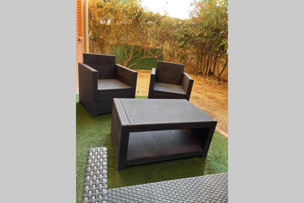 Apartment Joli T2, Jacuzzi, Lit Rond, Jardin, Parking Prive, Metro Toulouse
