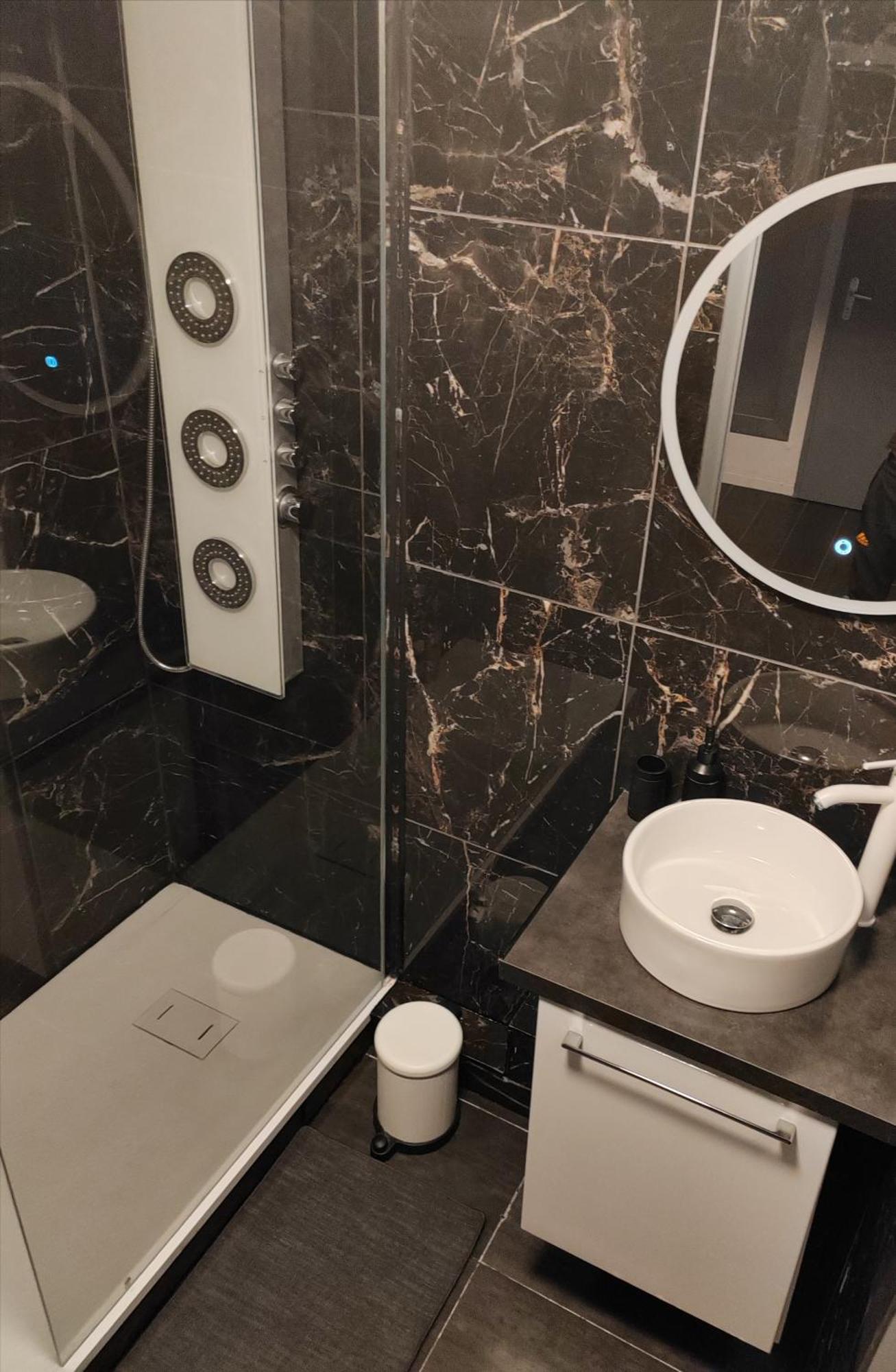 Joli T2, Jacuzzi, Lit Rond, Jardin, Parking Prive, Metro *